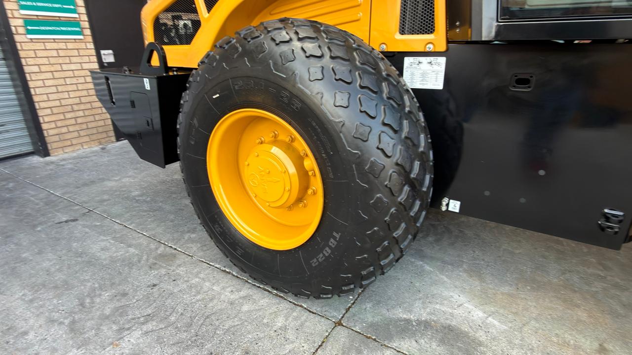 SANY Smooth Drum Roller - Image 9