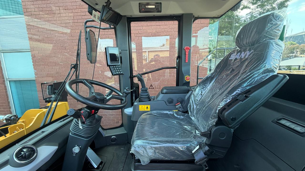 SANY Wheel Loader - Image 9